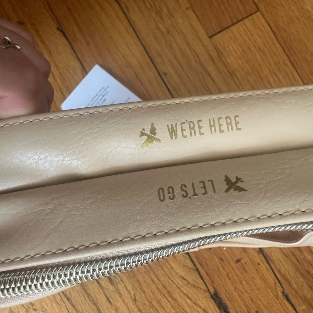 BEIS Beige On The Go Essentials Case NWT - Picture 5 of 7